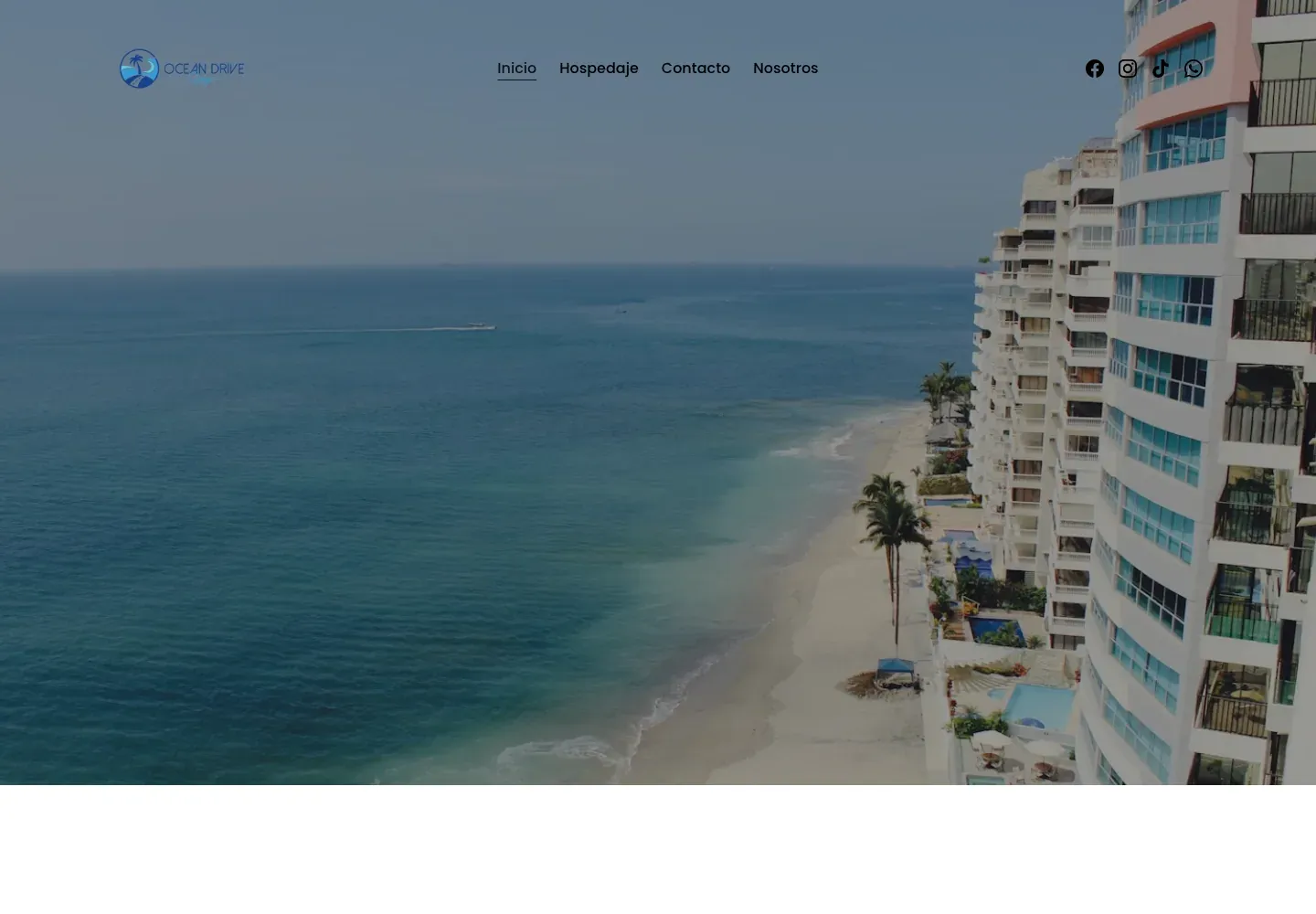 Sitio web de Ocean Drive Lodge en escritorio — Hotel frente al mar en Montañita